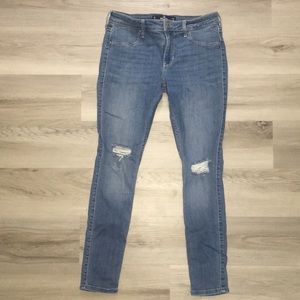Hollister Juniors  Low Rise Jean Legging, Size 7R, Ripped Knees